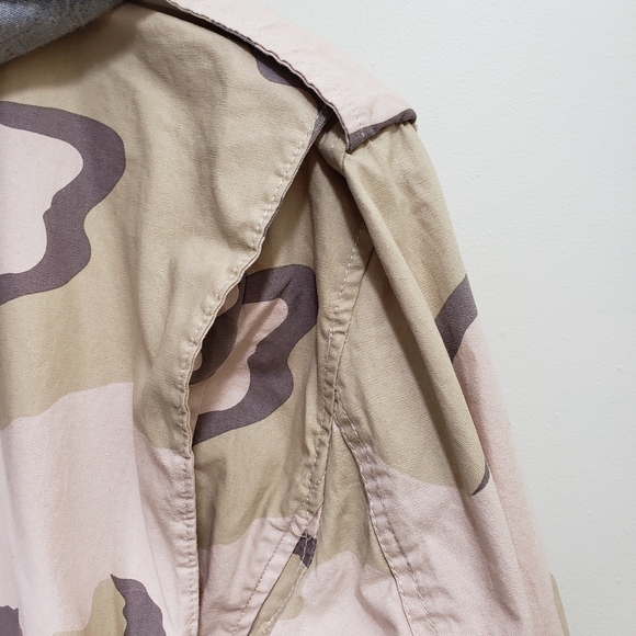 Forever 21 Camouflage hooded field utility jacket woman's size small - Picture 11 of 11